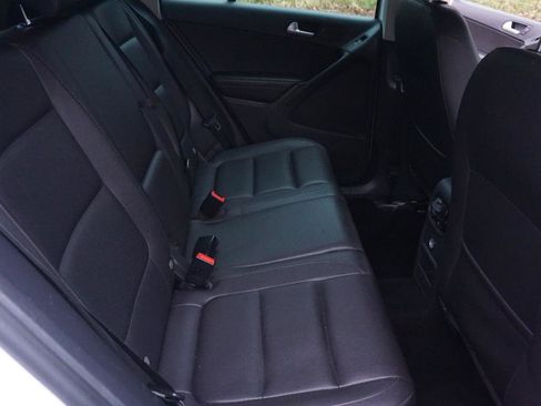 Used 2014 Volkswagen Tiguan SE AWD/4WD image 19