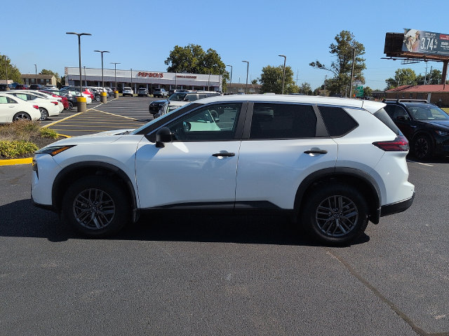 Used 2025 Nissan Rogue S FWD image 4