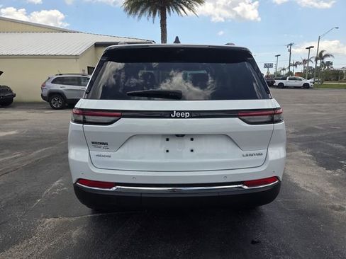 Certified 2024 Jeep Grand Cherokee Limited w/ Luxury Tech Group II AWD/4WD image 9