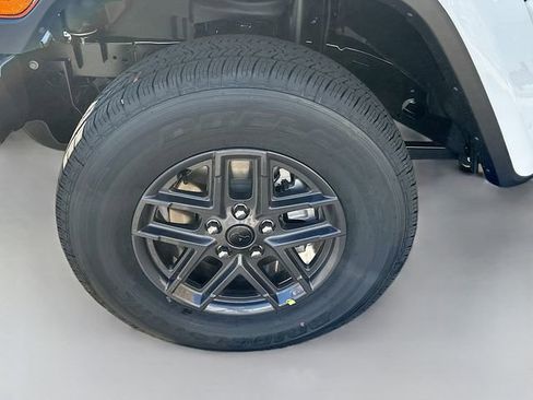 New 2026 Jeep Gladiator Sport AWD/4WD image 33