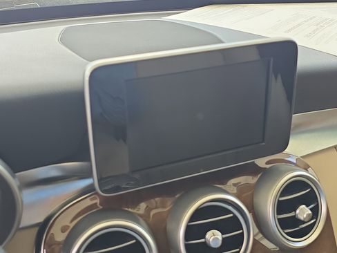 Used 2015 Mercedes-Benz C 300 Sedan image 26