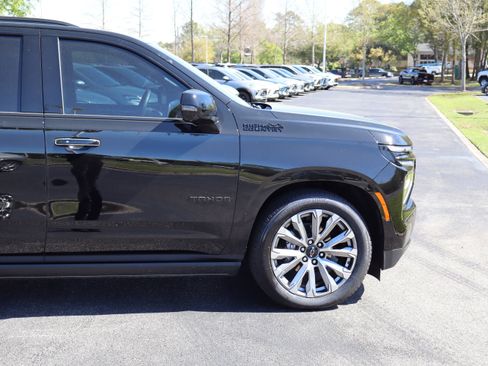Used 2025 Chevrolet Tahoe High Country image 11
