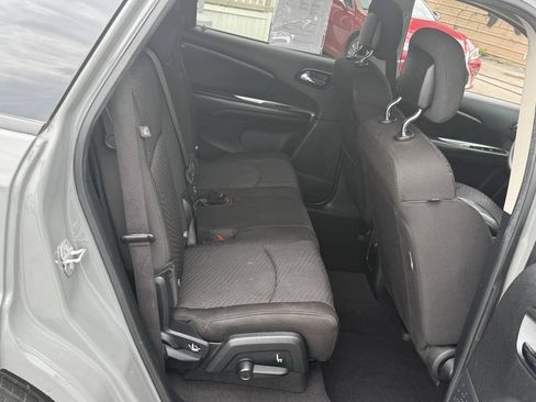 Used 2020 Dodge Journey SE w/ Blacktop Package FWD image 15