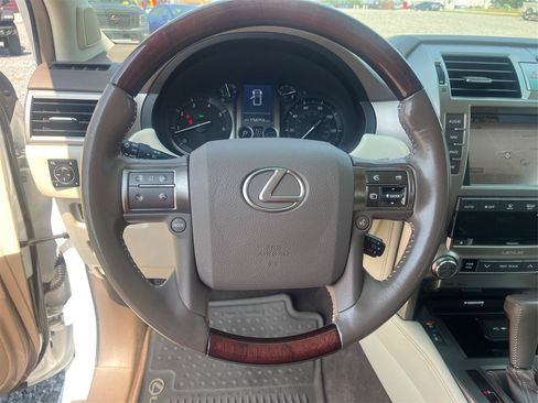 Used 2017 Lexus GX 460 Premium AWD/4WD image 17