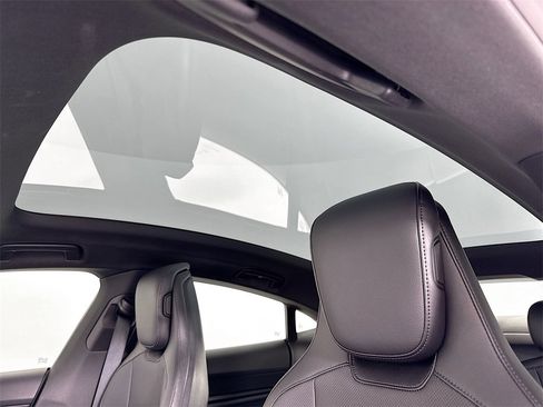 Used 2022 Porsche Taycan image 22