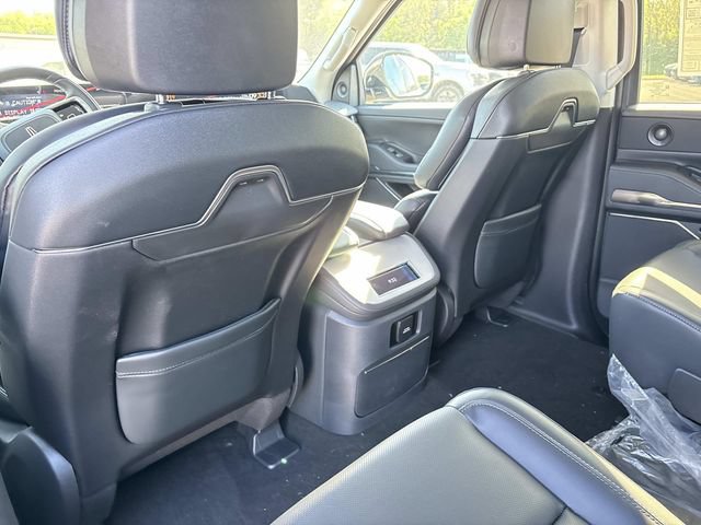 New 2026 Lincoln Navigator Premiere AWD/4WD image 16