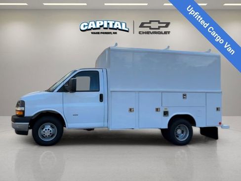 New 2025 Chevrolet Express 3500 w/ Power Convenience Package image 2