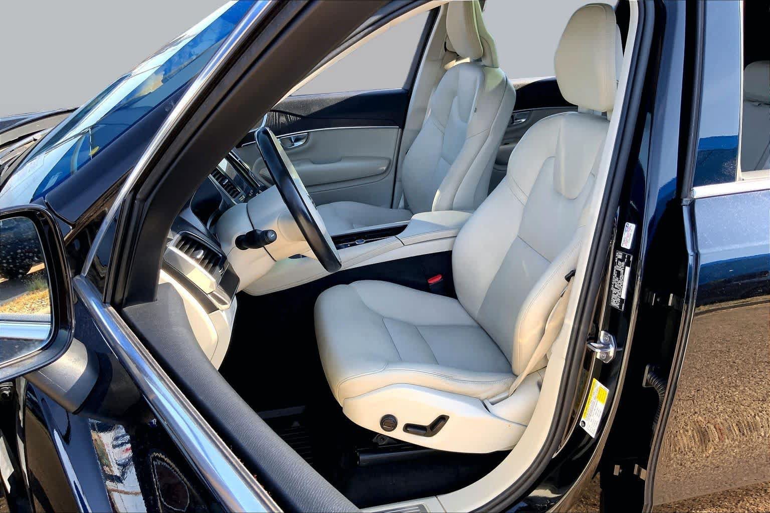 Used 2020 Volvo XC90 T5 Momentum w/ Protection Package Premier FWD image 7