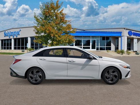 Used 2026 Hyundai Elantra Sport FWD image 7