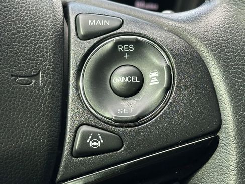 Used 2020 Honda HR-V Touring image 25