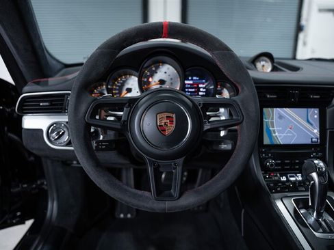 Used 2018 Porsche 911 GT3 RWD image 19