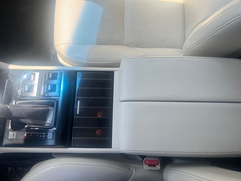 Used 2020 Lexus GX 460 Luxury w/ Luxury Sport Package AWD/4WD image 23