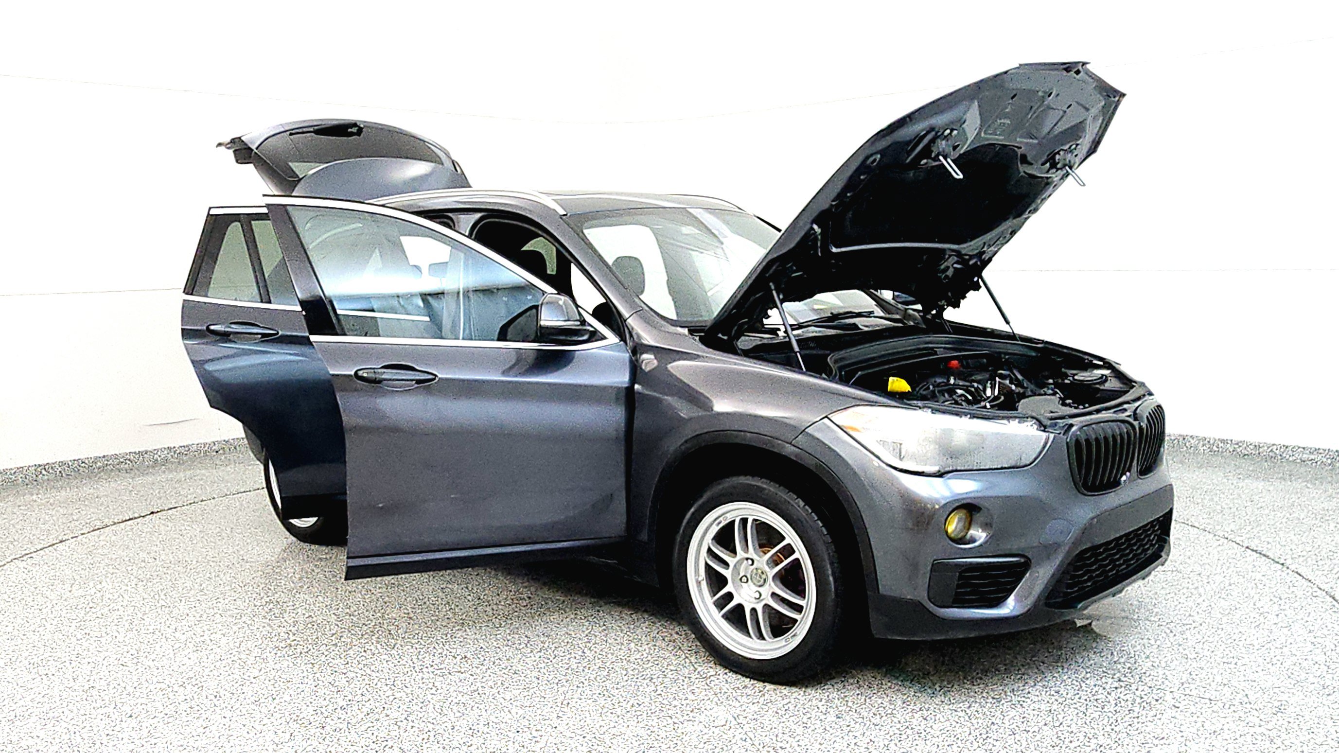 Used 2018 BMW X1 sDrive28i w/ Convenience Package FWD image 9