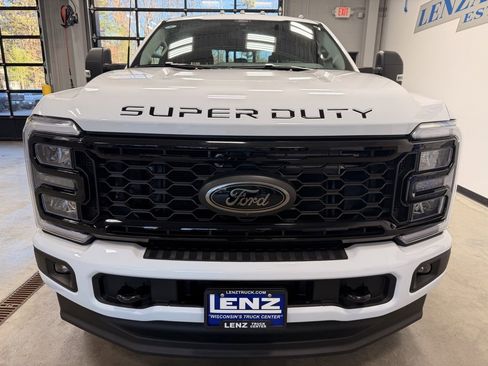 Used 2025 Ford F350 XLT w/ Black Appearance Package image 3