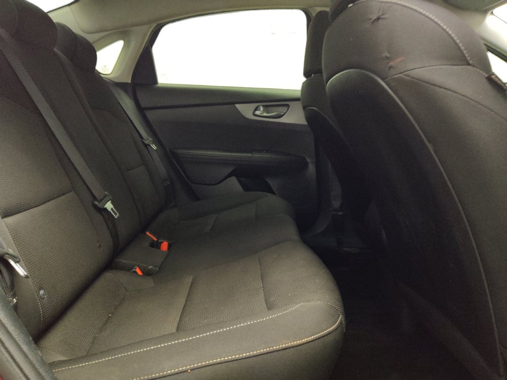 Used 2020 Kia Forte LXS FWD image 19