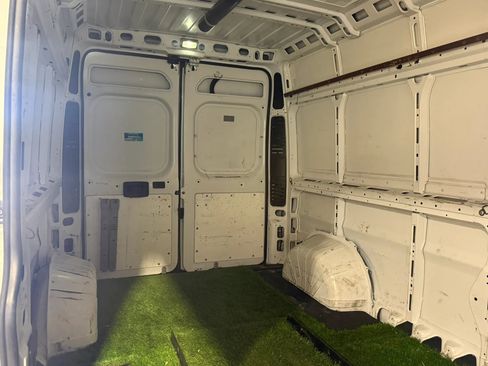 Used 2018 RAM ProMaster 2500 w/ Interior Convenience Group FWD image 12