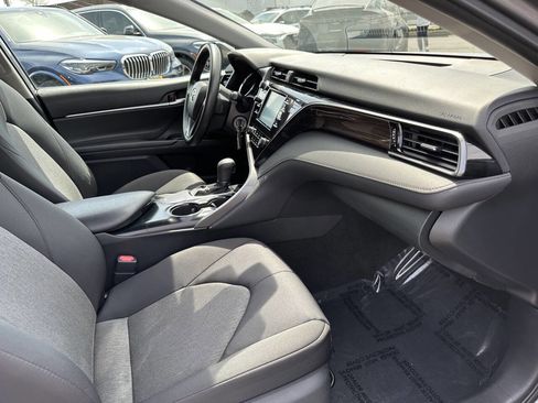 Used 2019 Toyota Camry LE image 13