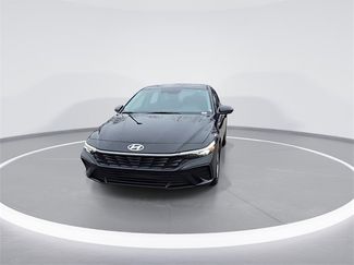 New 2026 Hyundai Elantra SE video 3