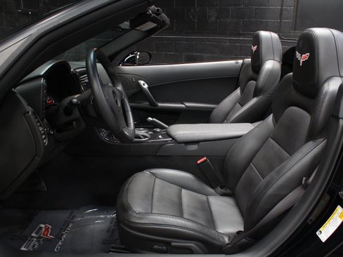 Used 2013 Chevrolet Corvette Grand Sport w/ 3LT Preferred Equipment Group RWD image 44