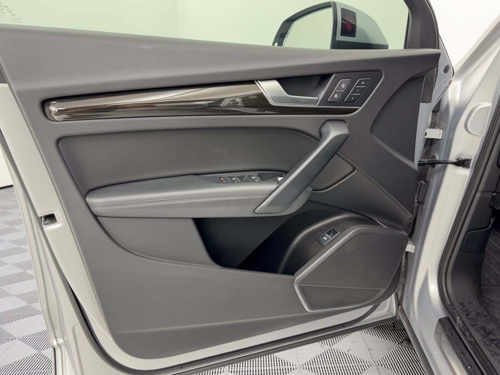 Used 2019 Audi Q5 2.0T Premium Plus w/ Premium Plus Package AWD/4WD image 14