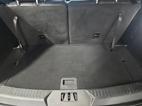 Used 2022 Ford Explorer XLT w/ Equipment Group 202A image 26