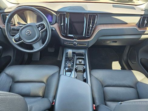 Used 2023 Volvo XC60 B5 Plus AWD/4WD image 25