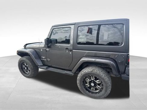 Used 2017 Jeep Wrangler Sahara w/ Connectivity Group AWD/4WD image 50