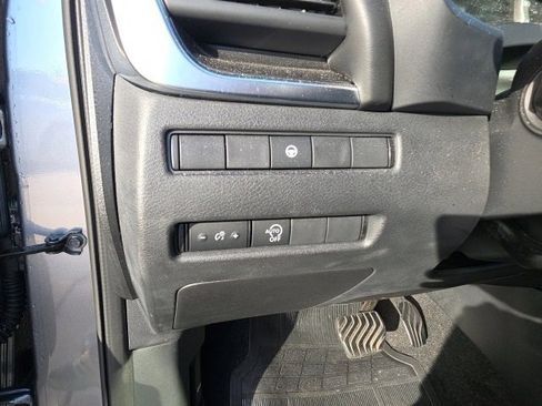 Used 2023 Nissan Rogue SV image 14