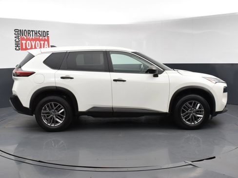 Used 2023 Nissan Rogue S AWD/4WD image 5