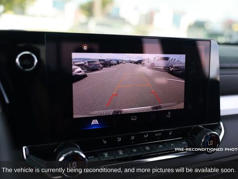 Used 2023 Chevrolet Colorado LT image 17