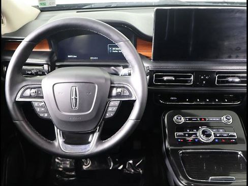 Used 2022 Lincoln Nautilus Reserve w/ Equipment Group 201A AWD/4WD image 8