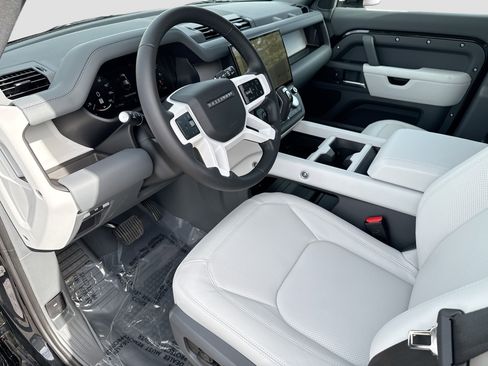 New 2026 Land Rover Defender 110 X-Dynamic SE AWD/4WD image 26