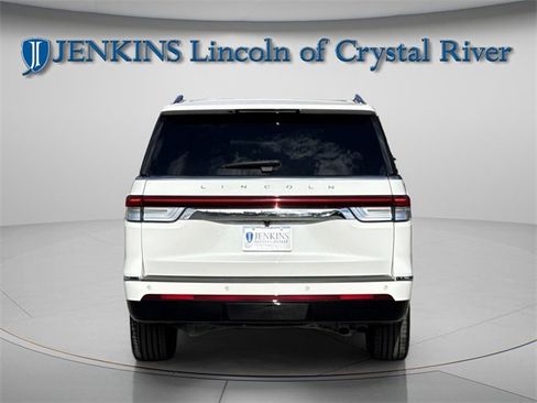 Certified 2023 Lincoln Navigator L Reserve image 10