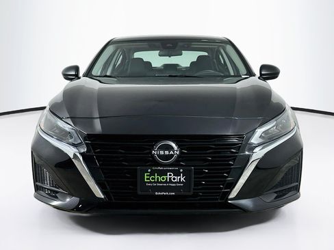 Used 2024 Nissan Altima 2.5 SV FWD image 2
