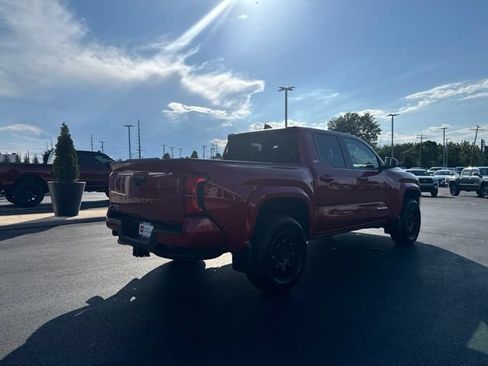 Used 2025 Toyota Tacoma SR5 AWD/4WD image 7