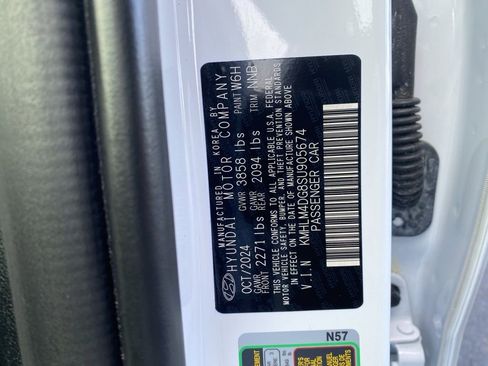 Certified 2025 Hyundai Elantra Sport image 25