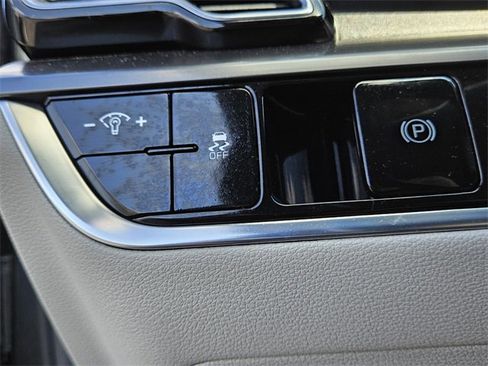 Used 2023 Kia Sportage EX image 27