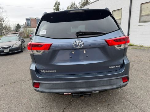 Used 2019 Toyota Highlander XLE AWD/4WD image 6