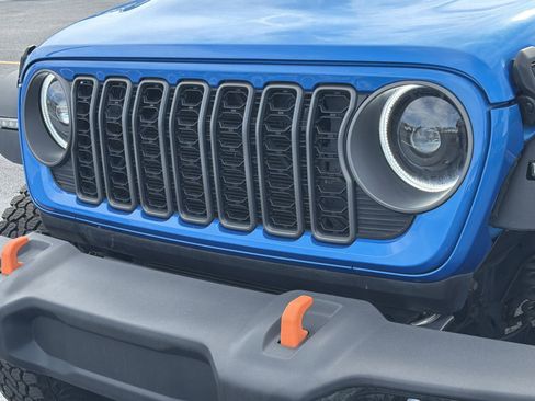Used 2025 Jeep Wrangler Unlimited Sport AWD/4WD image 31