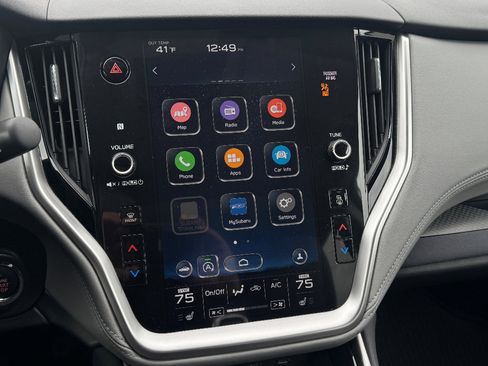 Used 2022 Subaru Outback Premium image 16