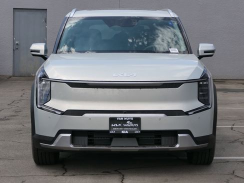 New 2026 Kia EV9 Wind image 8
