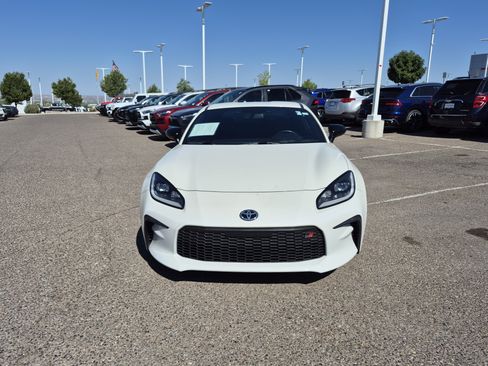 Used 2023 Toyota GR86 RWD image 8