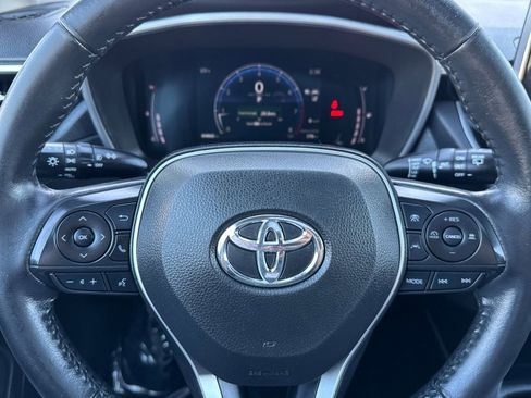 Used 2023 Toyota Corolla Cross XLE image 22