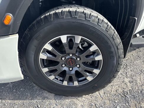 Used 2024 Nissan Titan PRO-4X image 13