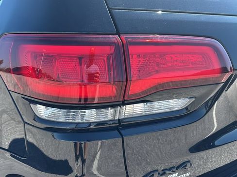 Used 2021 Jeep Grand Cherokee Laredo X AWD/4WD image 27