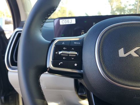 New 2025 Kia Sorento EX image 11