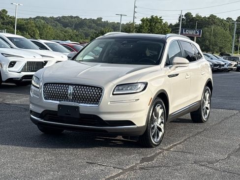Used 2022 Lincoln Nautilus Reserve w/ Equipment Group 201A AWD/4WD image 14