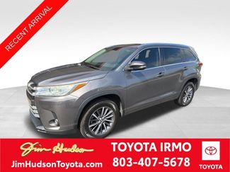 Used 2017 Toyota Highlander XLE video 1
