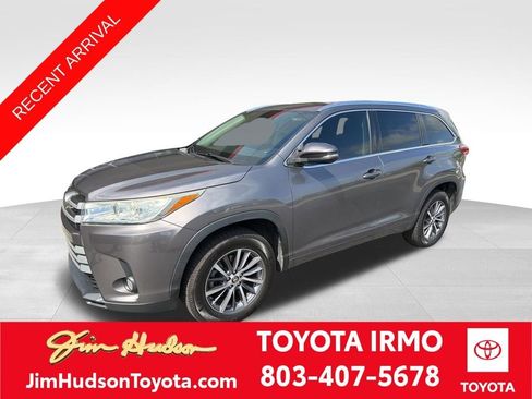 Used 2017 Toyota Highlander XLE image 1