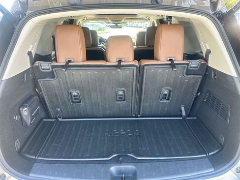 Used 2025 Nissan Pathfinder Platinum FWD image 19